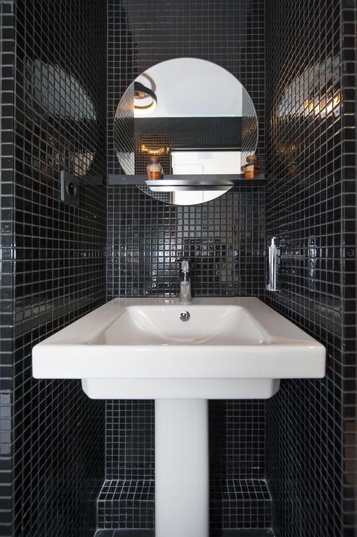 Appartements Saint-Germain - Odeon ปารีส ภายนอก รูปภาพ