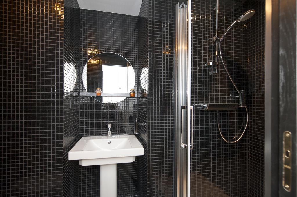 Appartements Saint-Germain - Odeon ปารีส ภายนอก รูปภาพ